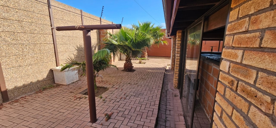 4 Bedroom Property for Sale in Vredenburg Western Cape